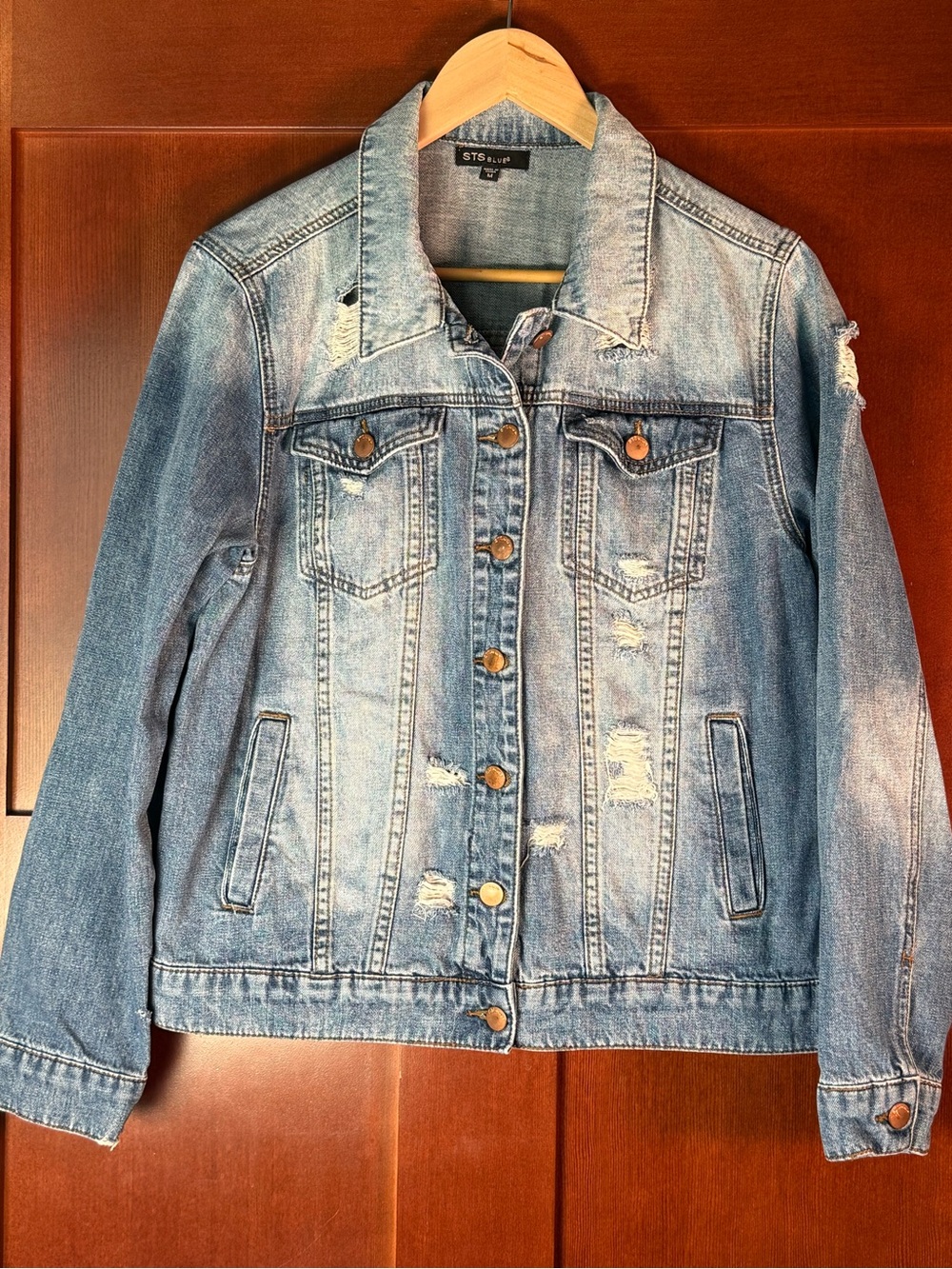 STS Blue Women’s Medium Distressed Denim Trucker Jacket Light Wash